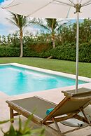 The Loren at Pink Beach