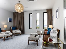 The Loren at Pink Beach