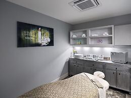 The Loren at Pink Beach