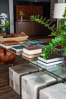 The Loren at Pink Beach