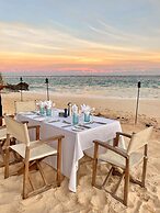 The Loren at Pink Beach