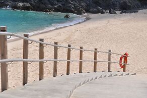 The Loren at Pink Beach