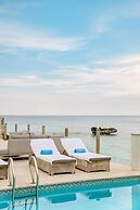 The Loren at Pink Beach