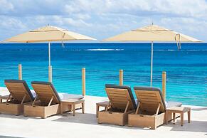 The Loren at Pink Beach