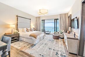 The Loren at Pink Beach