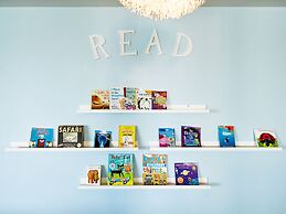 The Loren at Pink Beach