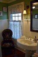 Harbour House Inn
