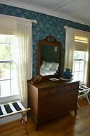 Harbour House Inn