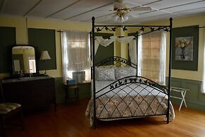 Harbour House Inn