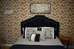Harbour House Inn