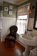 Harbour House Inn
