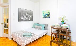 NY011 2 Bedroom Apartment By Senstay