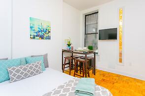 NY011 2 Bedroom Apartment By Senstay