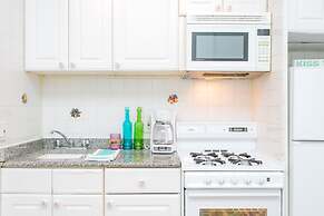 NY011 2 Bedroom Apartment By Senstay