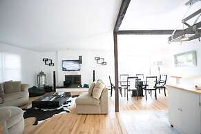 SH001 5 Bedroom Holiday home By Senstay