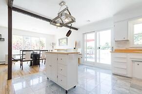 SH001 5 Bedroom Holiday home By Senstay