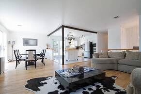 SH001 5 Bedroom Holiday home By Senstay