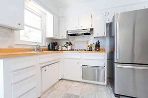 SH001 5 Bedroom Holiday home By Senstay