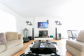 SH001 5 Bedroom Holiday home By Senstay