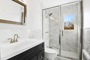 SH001 5 Bedroom Holiday home By Senstay