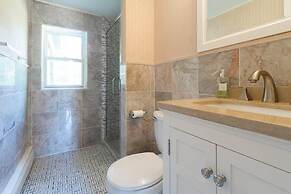 SH001 5 Bedroom Holiday home By Senstay