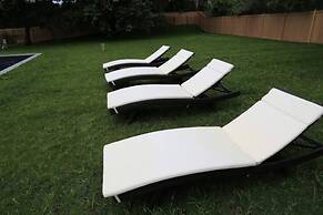 SH001 5 Bedroom Holiday home By Senstay