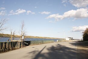 Lakefront Cottage in Manitou Beach
