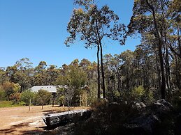 Jarrah Grove Forest Retreat - Adults Only