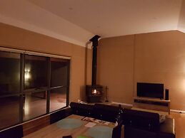 Jarrah Grove Forest Retreat - Adults Only