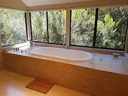 Jarrah Grove Forest Retreat - Adults Only