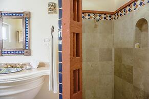 5BED Country Club 2 Bedroom Apartment By Senstay