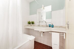 Sé Cathedral - Lisbon Cheese & Wine