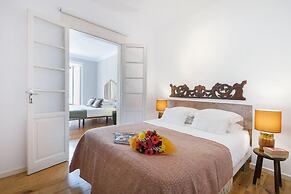 Sé Cathedral - Lisbon Cheese & Wine