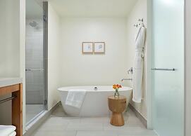 Limelight Hotel Denver