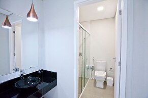 FL002 2 Bedroom Apartment By Senstay
