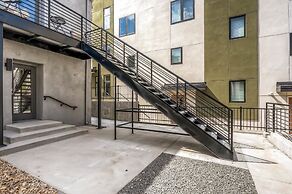 D030 2 Bedroom Apartment By Senstay