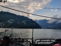 Cedar Lodge by Aahma