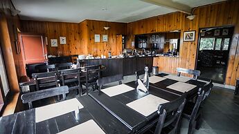 Cedar Lodge by Aahma