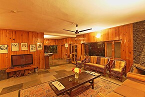 Cedar Lodge by Aahma