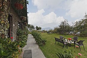 Cedar Lodge by Aahma