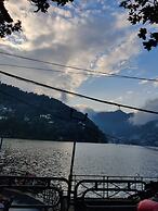 Cedar Lodge by Aahma