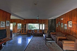 Cedar Lodge by Aahma