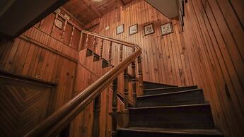 Cedar Lodge by Aahma