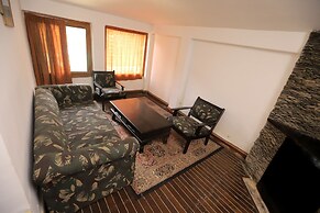 Cedar Lodge by Aahma