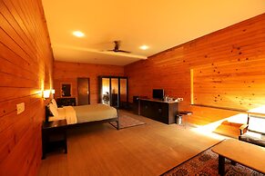 Cedar Lodge by Aahma