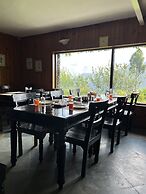 Cedar Lodge by Aahma