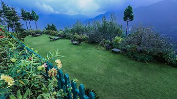 Cedar Lodge by Aahma