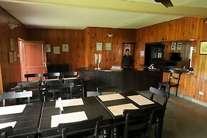 Cedar Lodge by Aahma