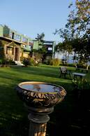 Cedar Lodge by Aahma