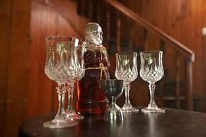 Cedar Lodge by Aahma